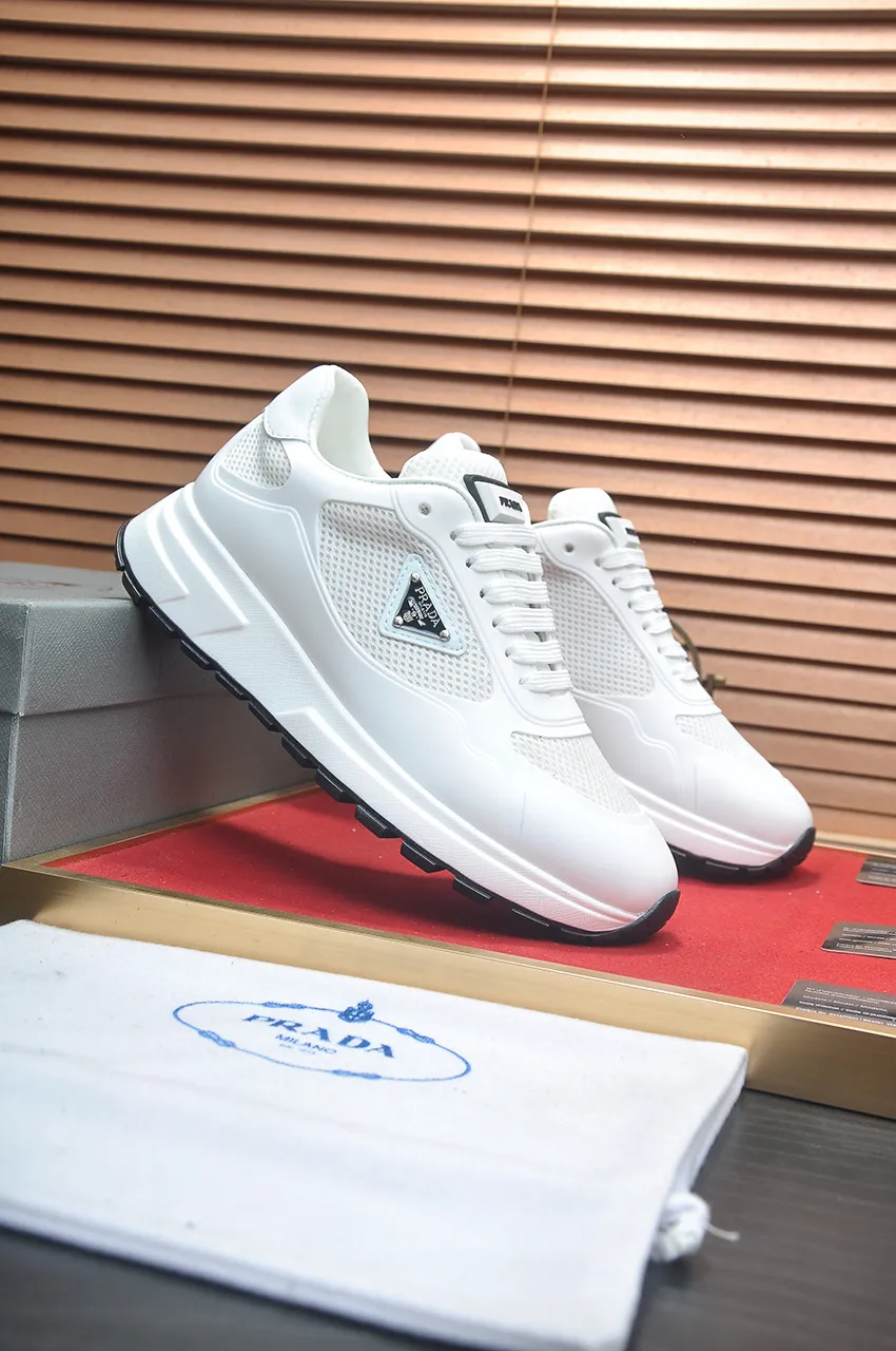 Men's shoes 💰580💶 [PRADA] Top original items, new seasonal styles, high-quality original items, top-grade high-mercerized cowhide combined with original breathable fabric + imported glue, imported stretch fabric inside with original cowhide feet, original thick outsole! Quality guaranteed! Code 38-45 (45 customized)